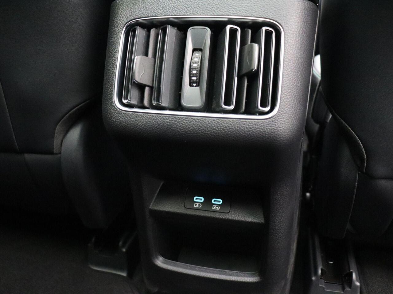 BYD Seal U 218pk 1.5 DM-i FWD Boost | Panorama Dak | Stoel & Stuurverwarming | Stoelverkoeling | Infinity Audio | 360 Graden Camera | Elektrische Achterklep |