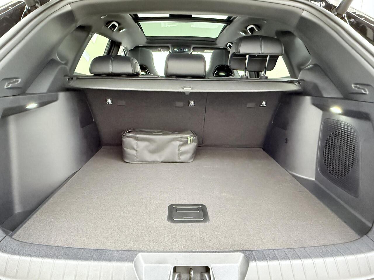 BYD Seal U 1.5 DM-i FWD Boost VAN: ¤40.900,- VOOR: ¤35.440,- UW EINDEJAARSVOORDEEL: ¤5.460,-| NIEUWE AUTO | DIRECT LEVERBAAR! | 6 JAAR VOLLEDIGE BYD GARANTIE