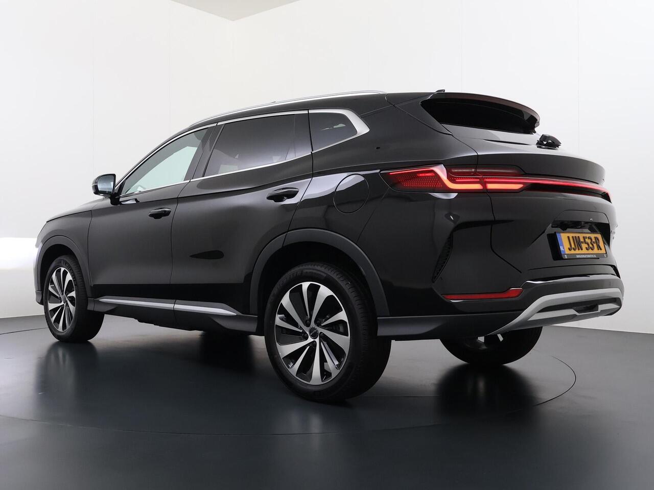 BYD Seal U 1.5 DM-i FWD Boost VAN: ¤40.900,- VOOR: ¤35.440,- UW EINDEJAARSVOORDEEL: ¤5.460,-| NIEUWE AUTO | DIRECT LEVERBAAR! | 6 JAAR VOLLEDIGE BYD GARANTIE