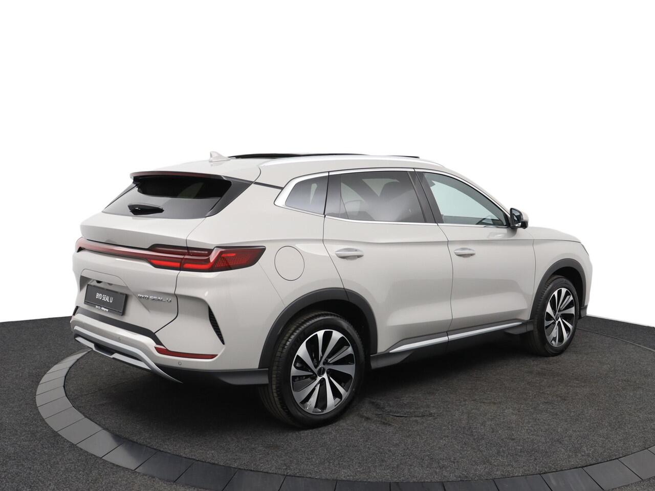 BYD Seal U Design Bijtellingsvriendelijk / zwart interieur / 500 km / stoelverwarming / Apple Carplay