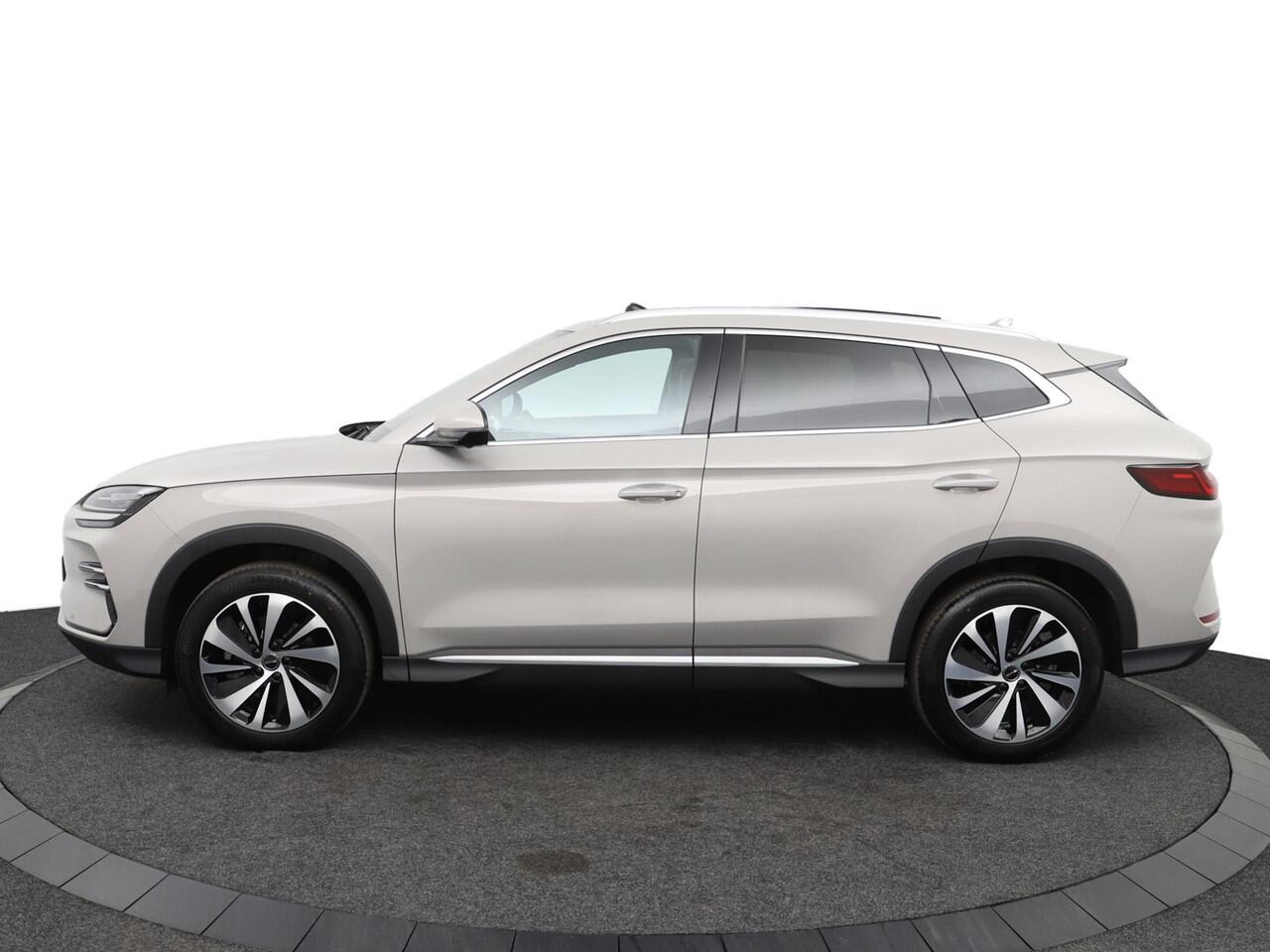 BYD Seal U Design Bijtellingsvriendelijk / zwart interieur / 500 km / stoelverwarming / Apple Carplay