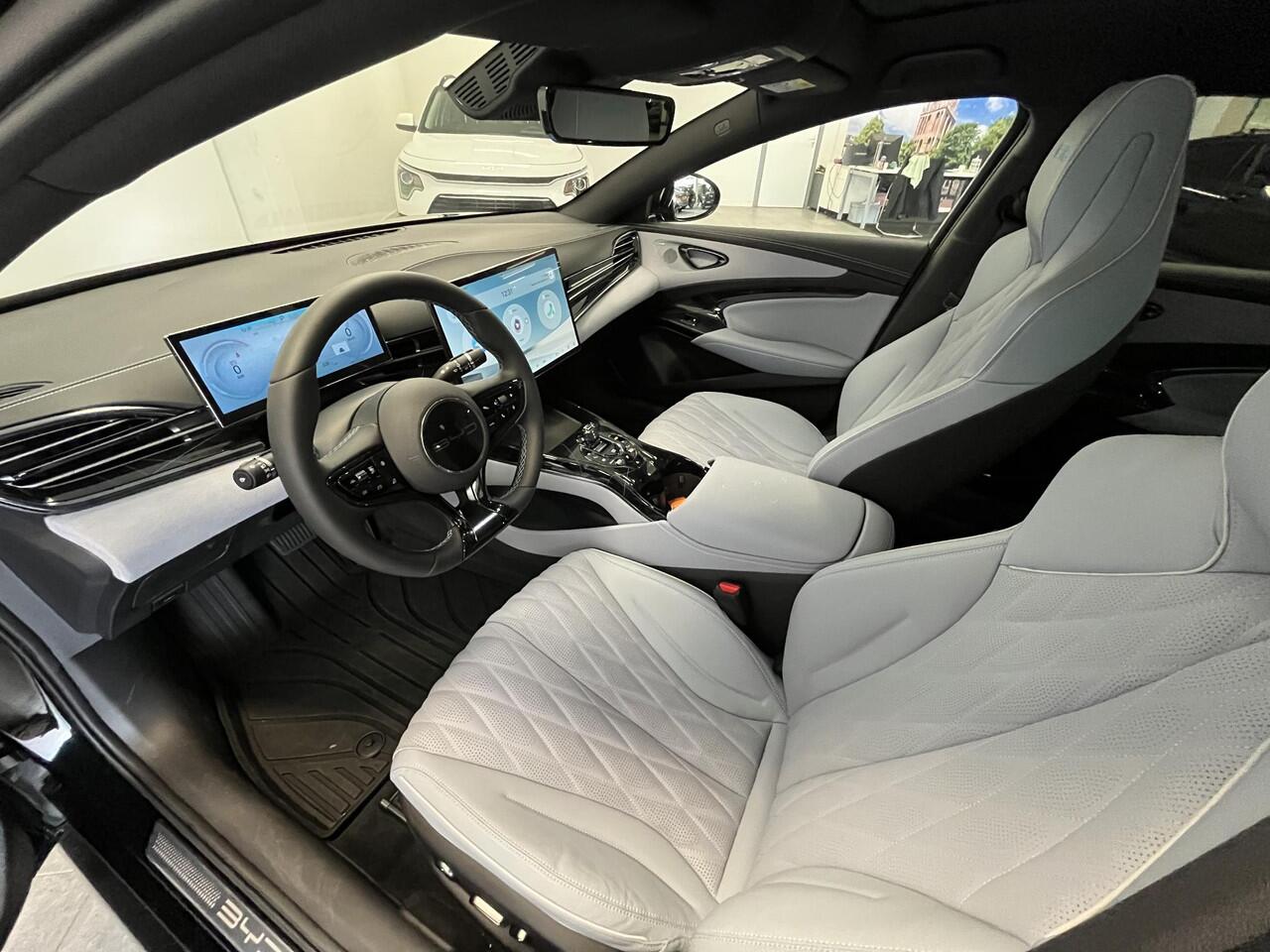 BYD Seal Design RWD 82.5 kWh Navi | Pano | Tahitian Blue Leder