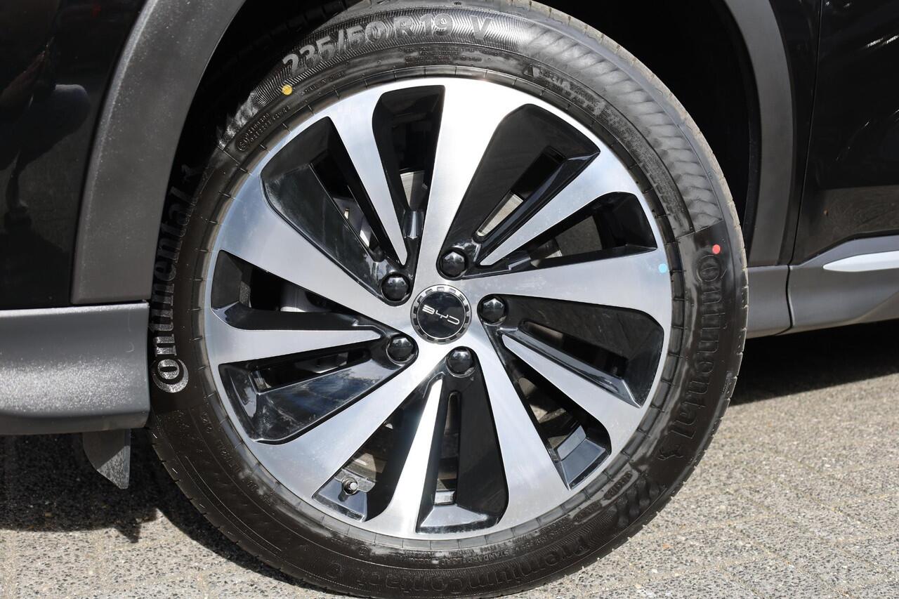 BYD Seal U 1.5 DM-i FWD Boost ZWART-LEER CARPLAY PANO 360-CAMERA STOELVENTILATIE STUUR/STOELVERW. HUD ADAPTIVE-CRUISE CLIMA NAVI 2XPDC 19''LMV ENZ ENZ!