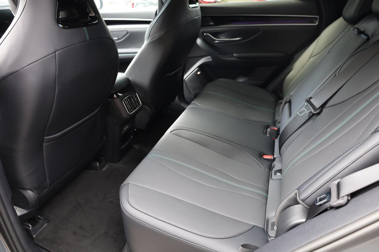 BYD Seal U 1.5 DM-i FWD Boost ZWART-LEER CARPLAY PANO 360-CAMERA STOELVENTILATIE STUUR/STOELVERW. HUD ADAPTIVE-CRUISE CLIMA NAVI 2XPDC 19''LMV ENZ ENZ!