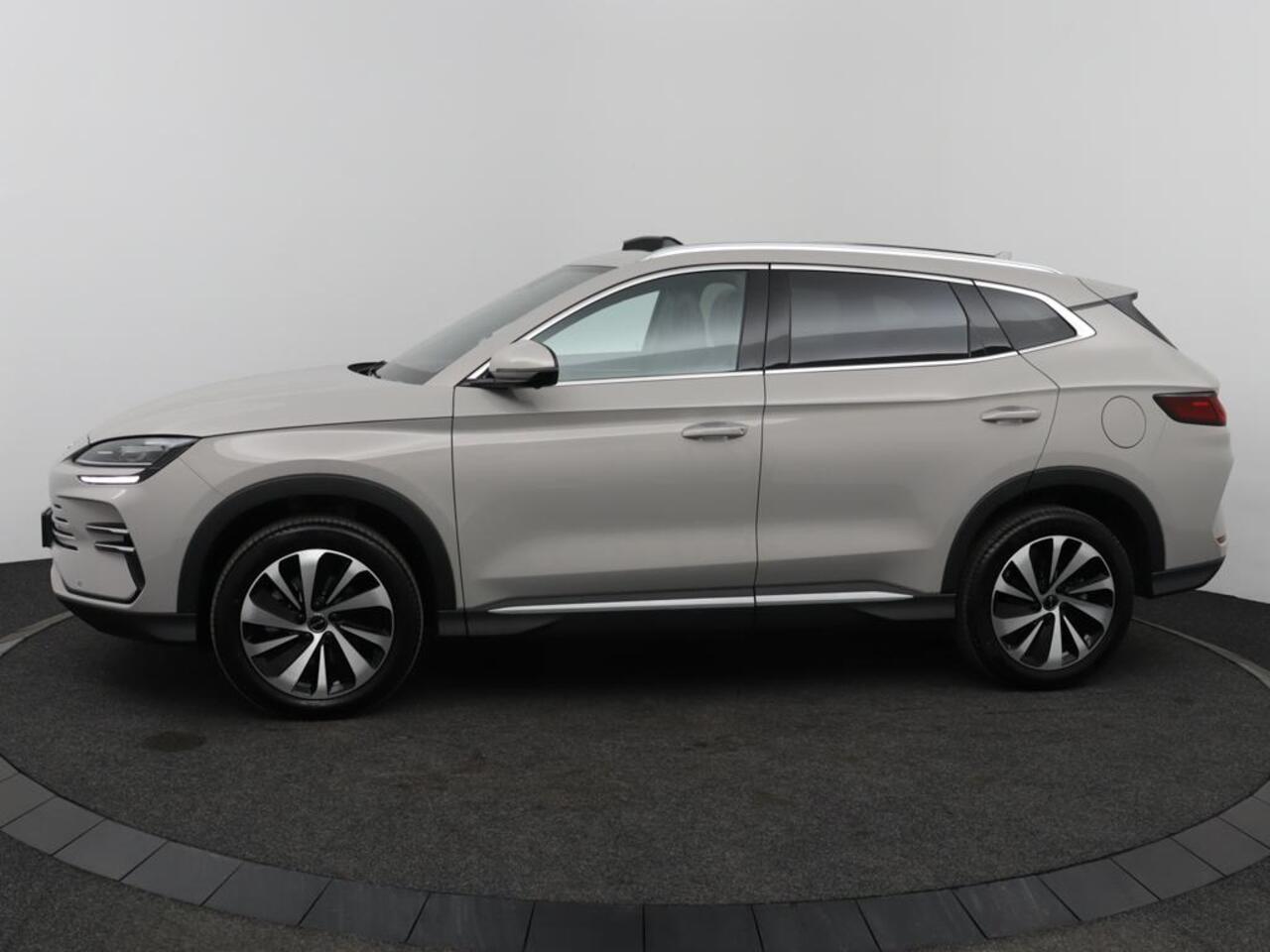 BYD Seal U 1.5 DM-i FWD Boost |1080 KM | Panorama dak | Apple Carplay | Navigatie | 360 graden camera