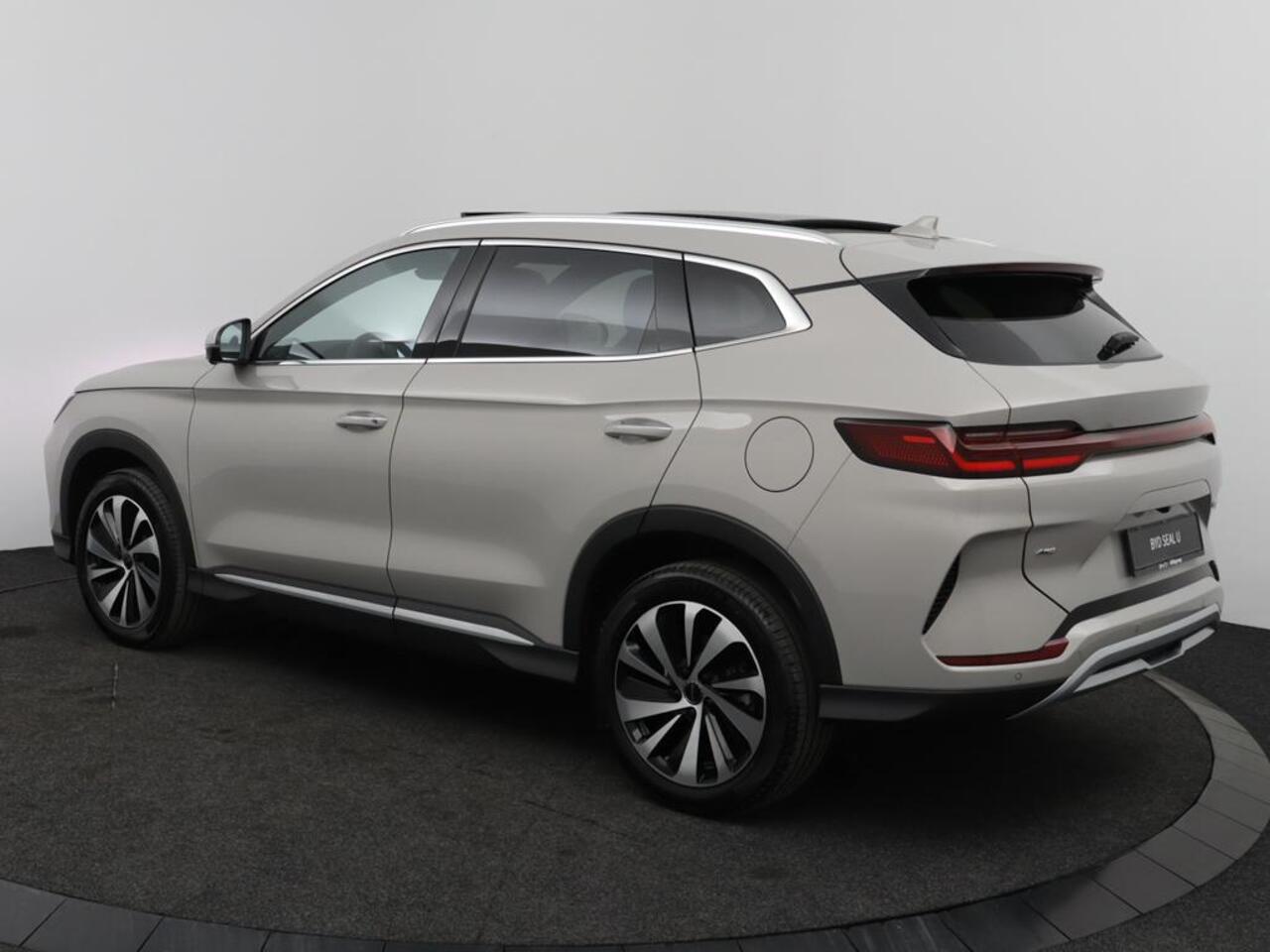 BYD Seal U 1.5 DM-i FWD Boost |1080 KM | Panorama dak | Apple Carplay | Navigatie | 360 graden camera