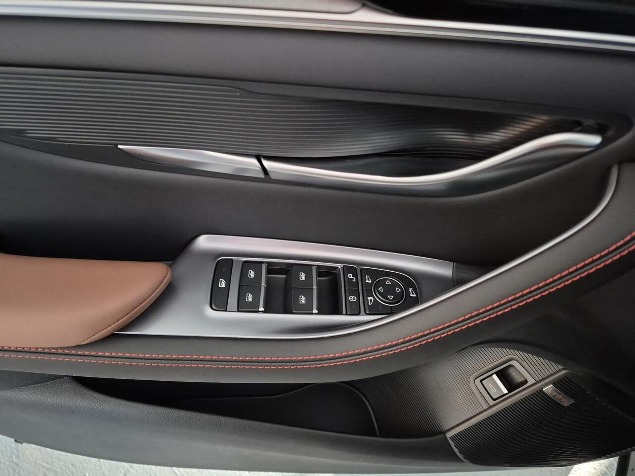 BYD Seal U 1.5 DM-i FWD Boost | Plug-In Hybrid | Stoelverwarming | Panoramisch Schuifdak | 360° Camera |