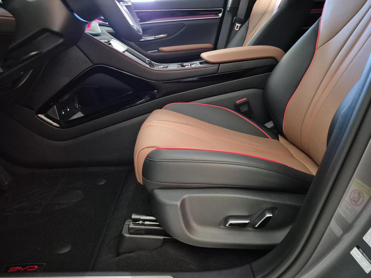 BYD Seal U 1.5 DM-i FWD Boost | Plug-In Hybrid | Stoelverwarming | Panoramisch Schuifdak | 360° Camera |