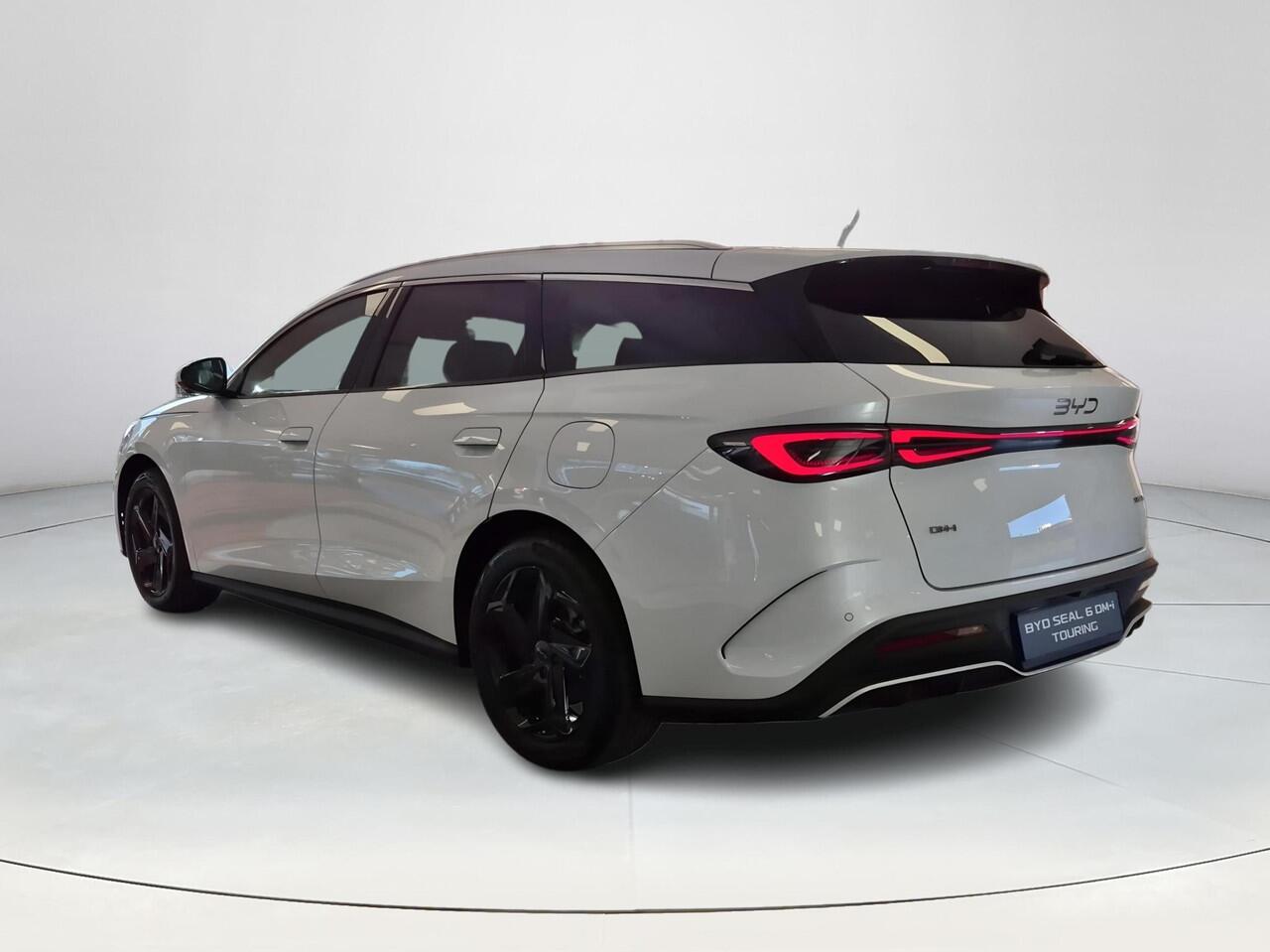 BYD Seal 6 1.5 DM-i Comfort - Touring | ¤4000 korting | 1350 KM WLTP | Elektrische klep | Apple Carplay/Android Auto | Elektrische stoelen |