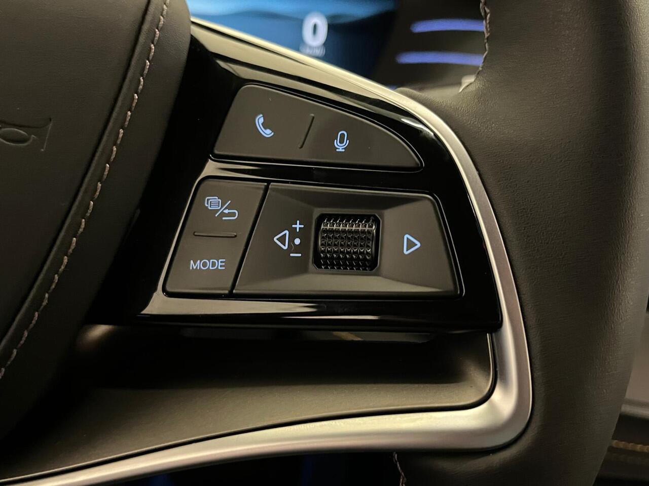 BYD Tang Flagship 108.8 kWh VOORRAAD 7 PERSOONS | APPLE CARPLAY | PANORAMADAK | MASSAGE STOELEN |
