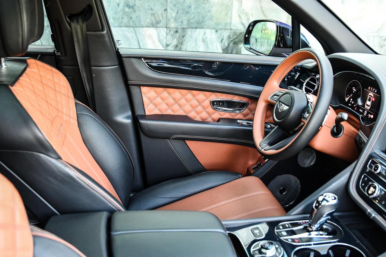 Bentley Bentayga 4.0 V8 First Edition |Naim|Panoramdak|22inch|Head-up|Massage|Touring|