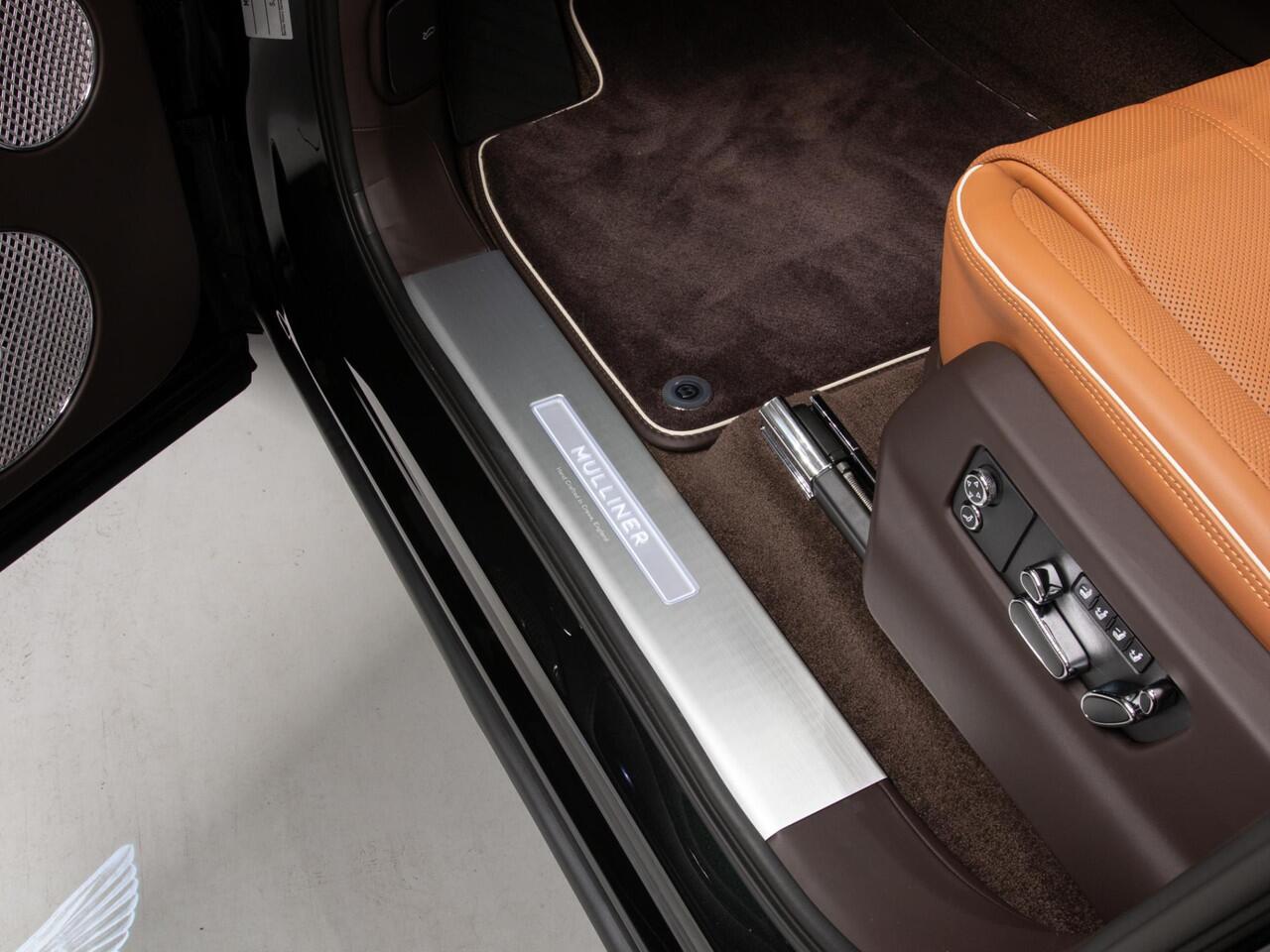 Bentley Bentayga 4.0 V8 Mulliner EWB TOURING SPEC | MULLINER DRINKS COOLER | BESPOKE INTERIOR