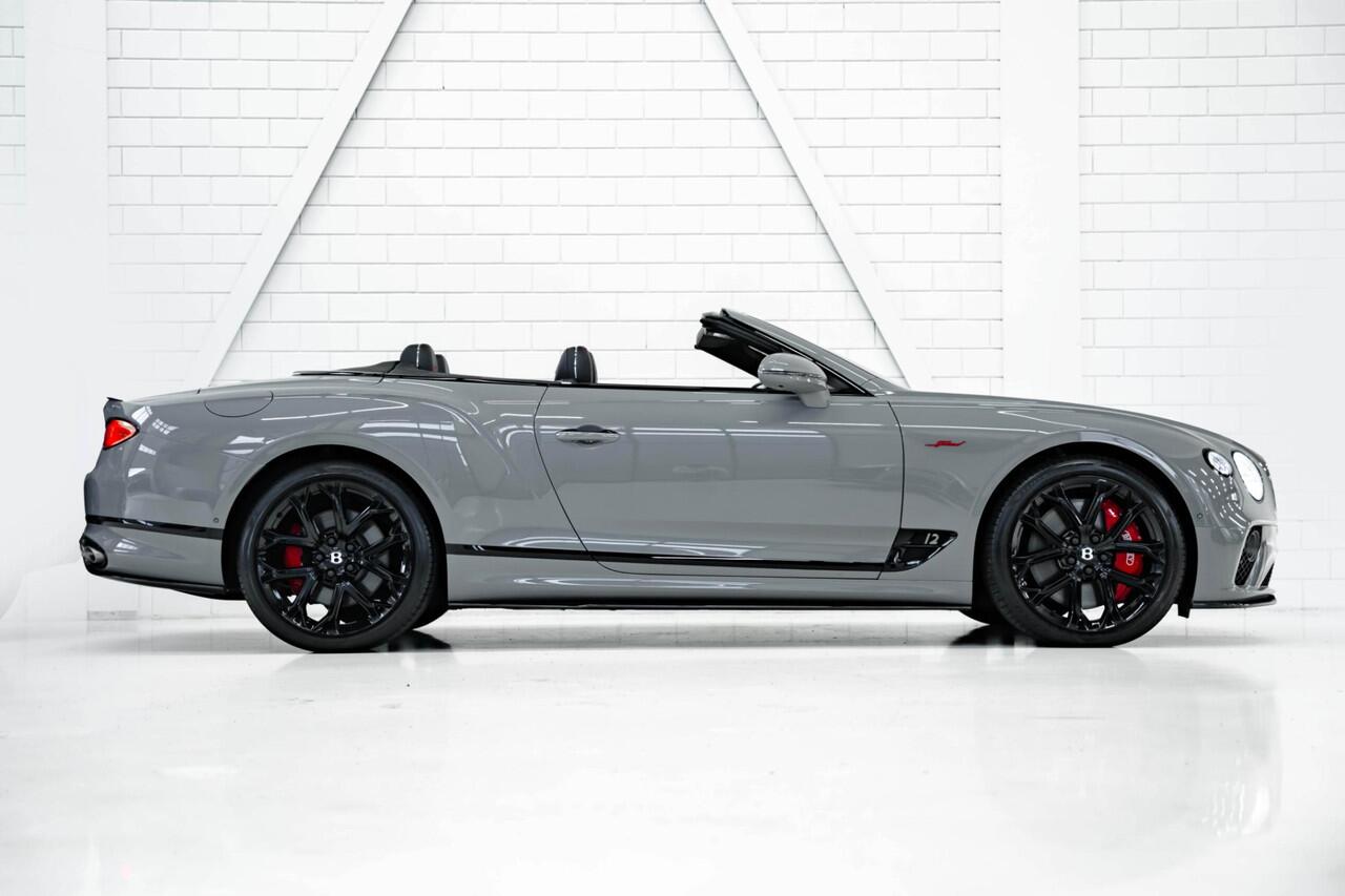 Bentley CONTINENTAL GTC W12 Speed Akrapovic | Mulliner | Touring Specification | Naim Sound system |