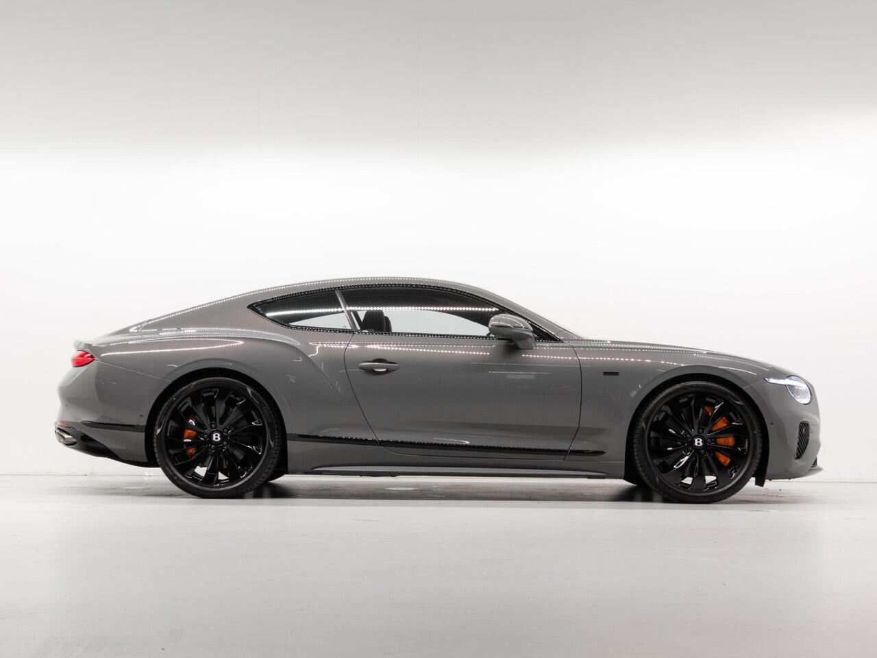 Bentley CONTINENTAL GT 4.0 V8 Hybrid Black Edition AKPRAPOVIC | WELLNESS SEATS