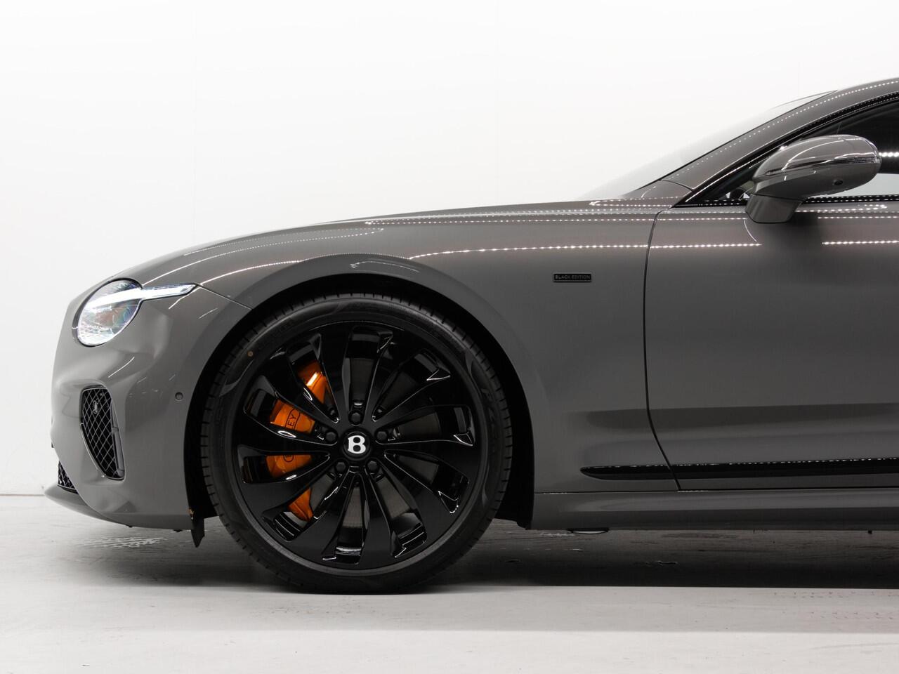 Bentley CONTINENTAL GT 4.0 V8 Hybrid Black Edition AKPRAPOVIC | WELLNESS SEATS