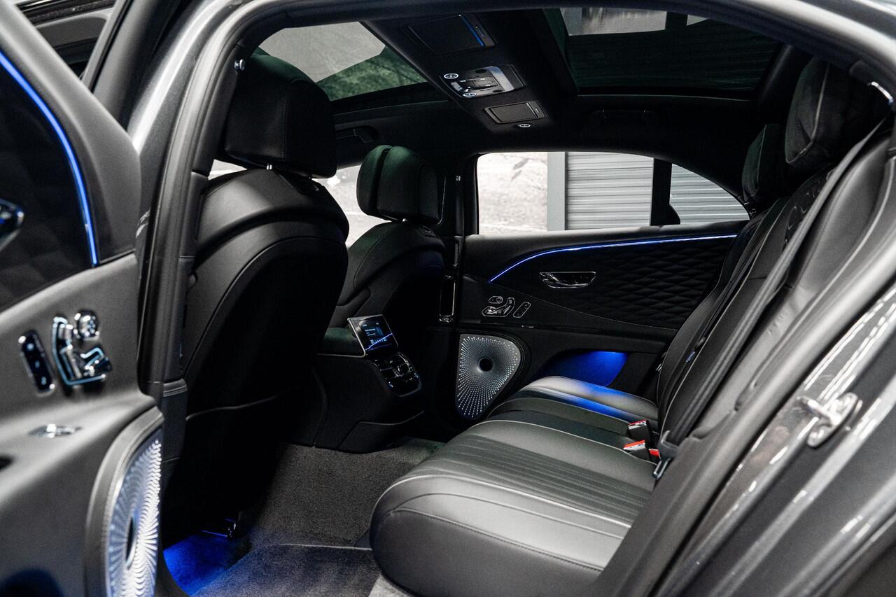 Bentley Flying Spur 4.0 V8 *First Edition / Bang & Olufsen for Bentley / Stoelventilatie & Massage / Vierwielbesturing / Carbon / Rotating Display*