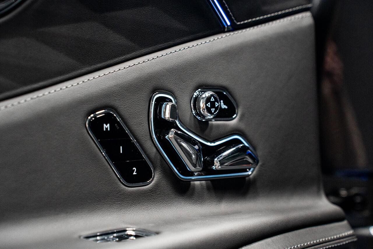 Bentley Flying Spur 4.0 V8 *First Edition / Bang & Olufsen for Bentley / Stoelventilatie & Massage / Vierwielbesturing / Carbon / Rotating Display*