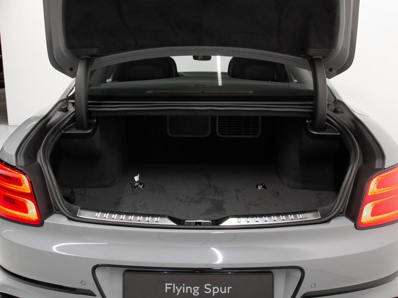 Bentley Flying Spur 4.0 V8 Hybrid Black Edition TOURING SPEC | B&O