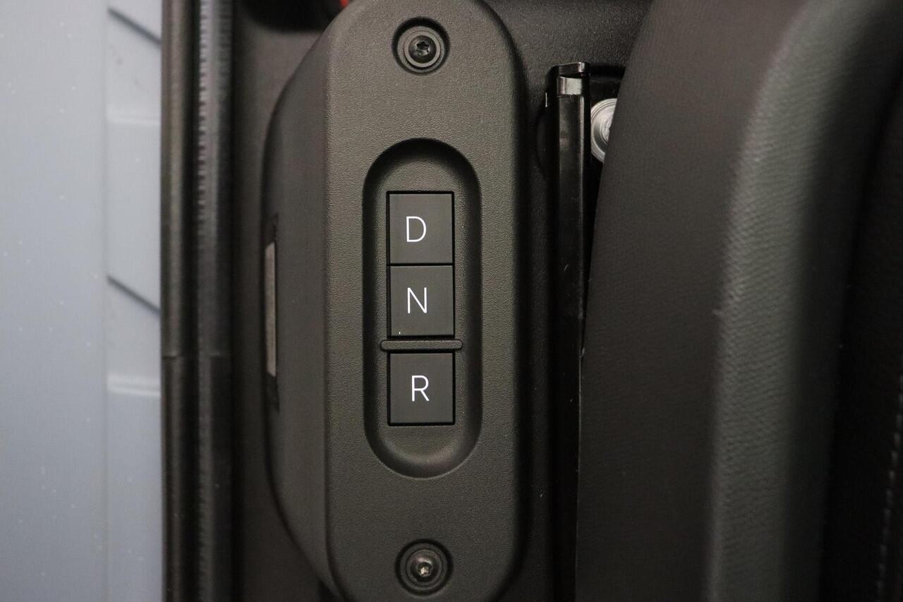 Citroen AMI AMI Orange | VERGELIJKBAAR OPEL ROCKS | Rijden vanaf 16 jaar | 100% Elektrisch | 75 KM Rijbereik | Beperkt beschikbaar Reserveer nu |