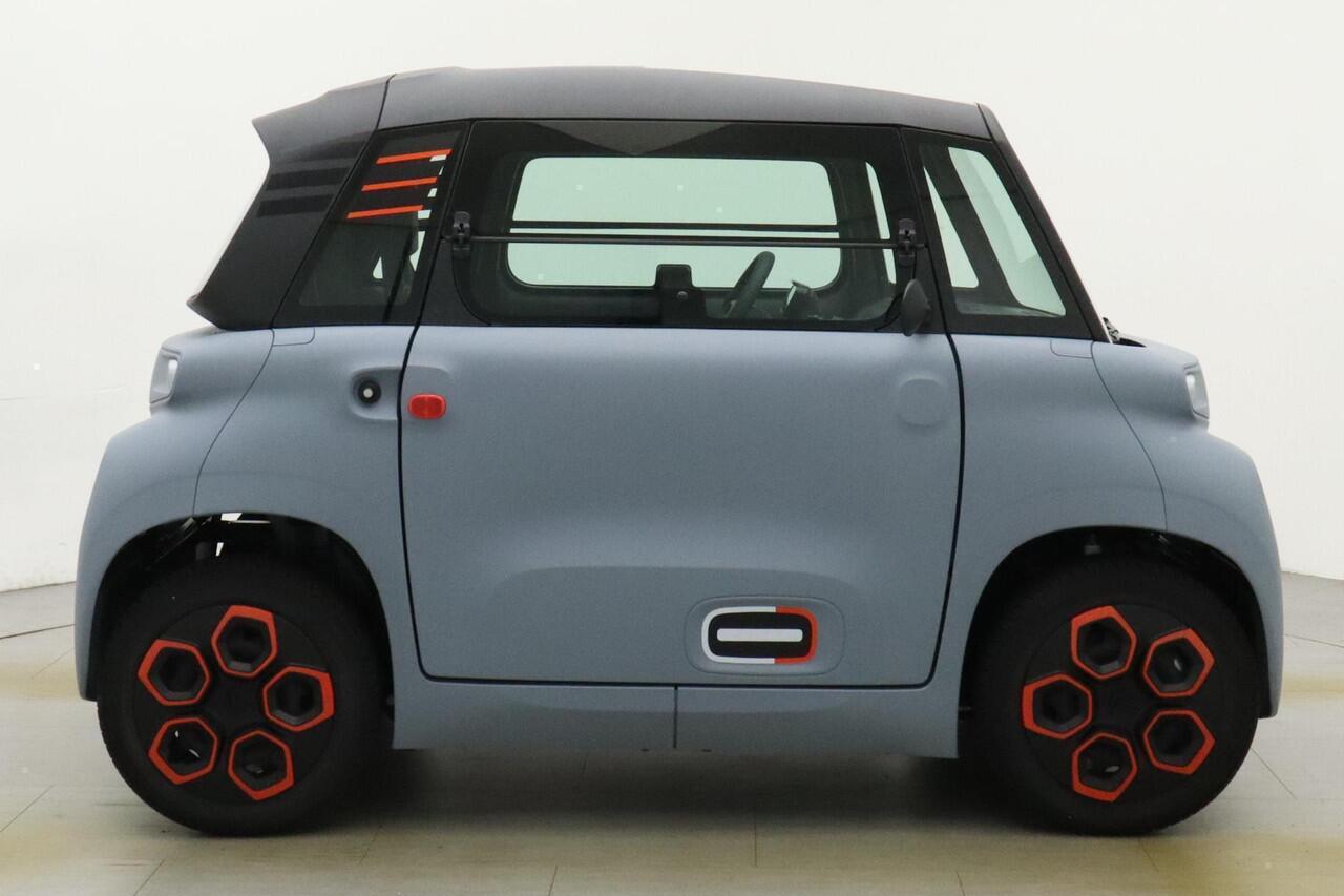 Citroen AMI AMI Orange Citroën AMI AMI Orange VERGELIJKBAAR OPEL ROCKS | Rijden vanaf 16 jaar | 100% elektrisch | 75km rijbereik | Beperkt beschikbaar, reserveer nu!|