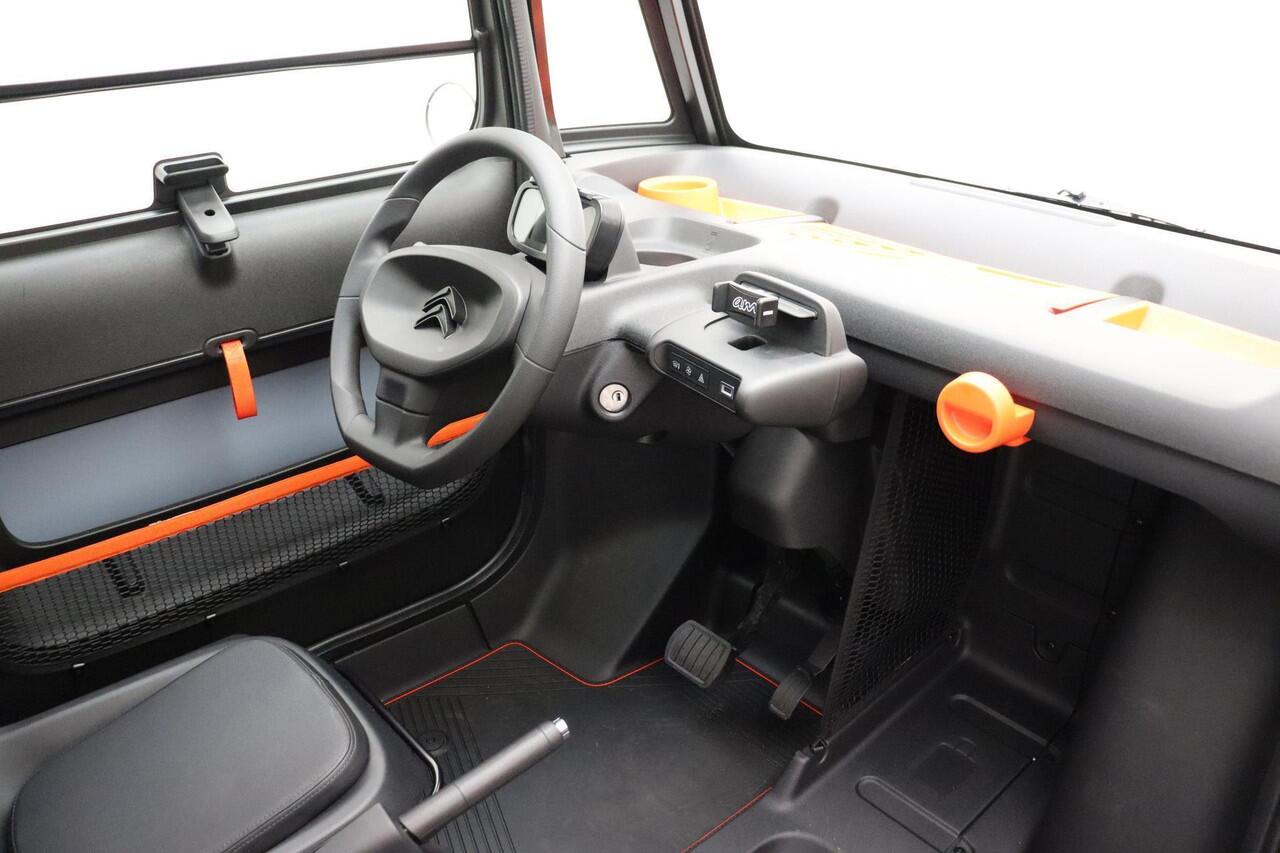 Citroen AMI AMI Orange Citroën AMI AMI Orange VERGELIJKBAAR OPEL ROCKS | Rijden vanaf 16 jaar | 100% elektrisch | 75km rijbereik | Beperkt beschikbaar, reserveer nu!|