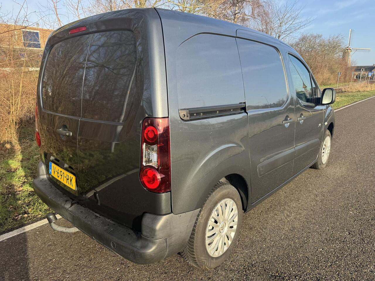 Citroen BERLINGO 1.6 BlueHDI 75 Club / AIRCO Citroen Berlingo 1.6 BlueHDI 75 Club