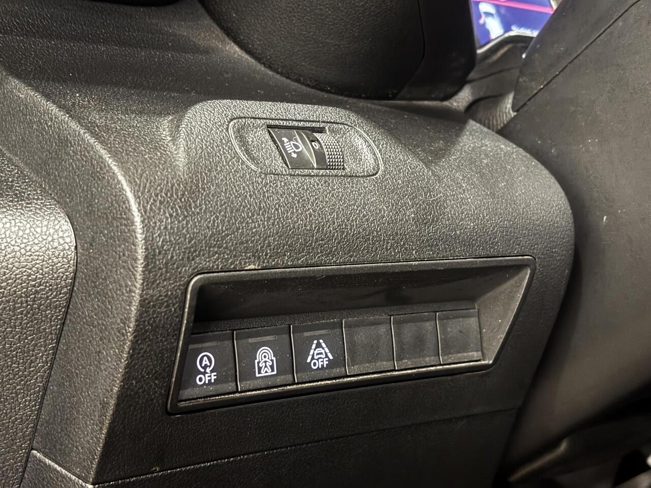 Citroen BERLINGO 1.2 PureTech Feel | Navigatie | Trekhaak | Hoge instap |