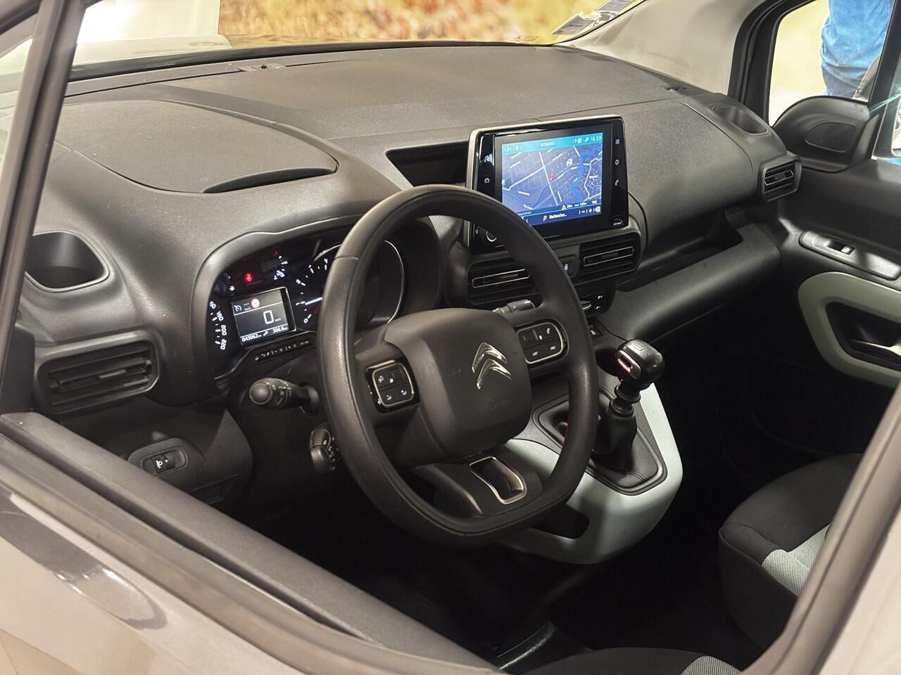 Citroen BERLINGO 1.2 PureTech Feel | Navigatie | Trekhaak | Hoge instap |