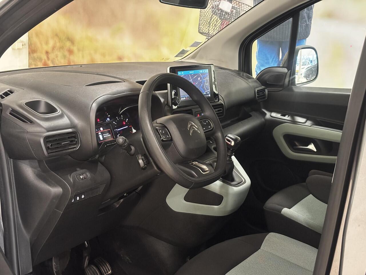 Citroen BERLINGO 1.2 PureTech Feel | Navigatie | Trekhaak | Hoge instap |