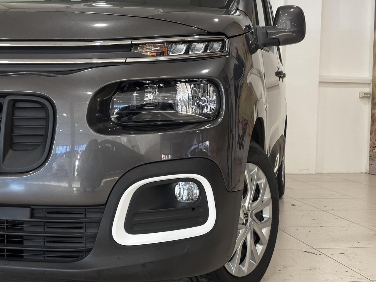 Citroen BERLINGO 1.2 PureTech Feel | Navigatie | Trekhaak | Hoge instap |