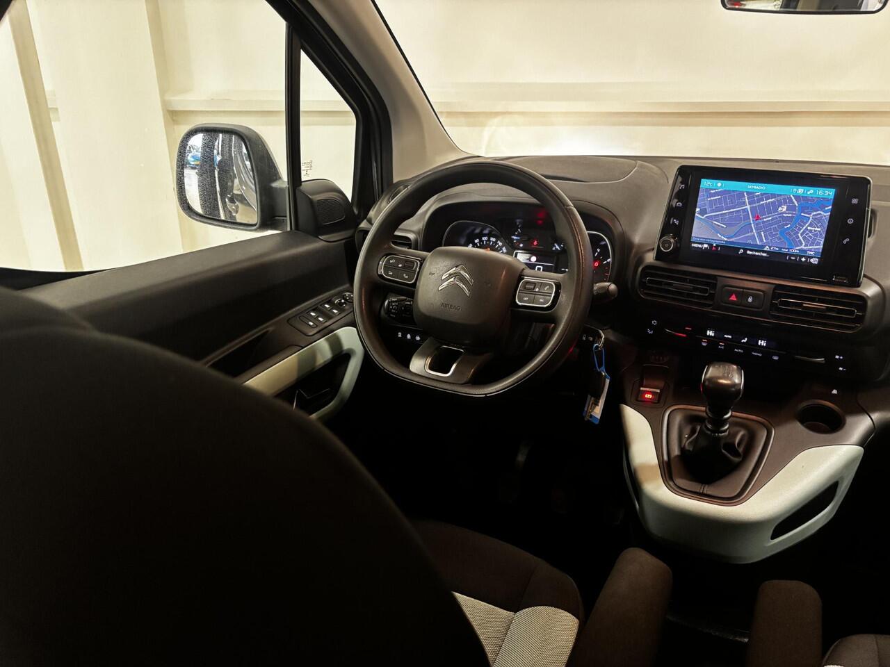 Citroen BERLINGO 1.2 PureTech Feel | Navigatie | Trekhaak | Hoge instap |
