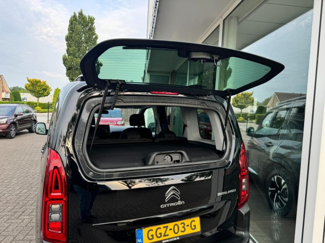 Citroen BERLINGO 1.2 PURETECH SHINE/ALL IN PRIJS/STOELVERWARMING