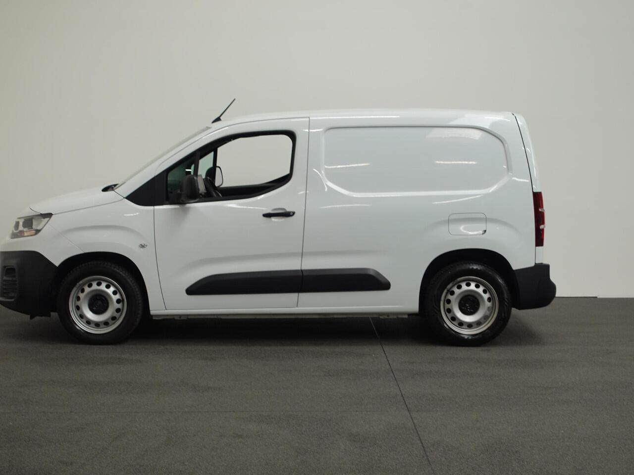 Citroen BERLINGO 130pk Automaat Apple Carplay Cruise control Parkeersensoren 3-zits Airco Euro6