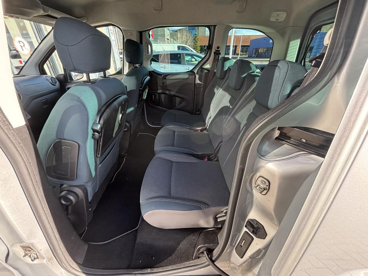 Citroen BERLINGO E-Feel 23 kWh | Personen uitvoering | Achteruitrij camera | Navigatie systeem | Parkeersensoren voor en achter