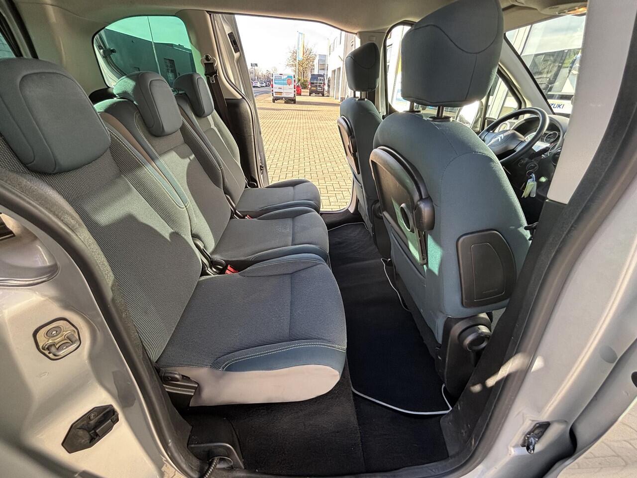 Citroen BERLINGO E-Feel 23 kWh | Personen uitvoering | Achteruitrij camera | Navigatie systeem | Parkeersensoren voor en achter