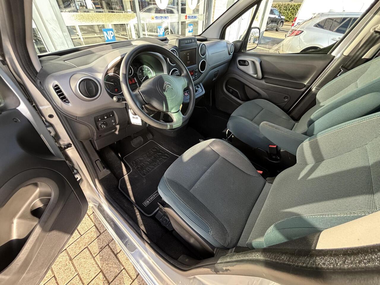 Citroen BERLINGO E-Feel 23 kWh | Personen uitvoering | Achteruitrij camera | Navigatie systeem | Parkeersensoren voor en achter