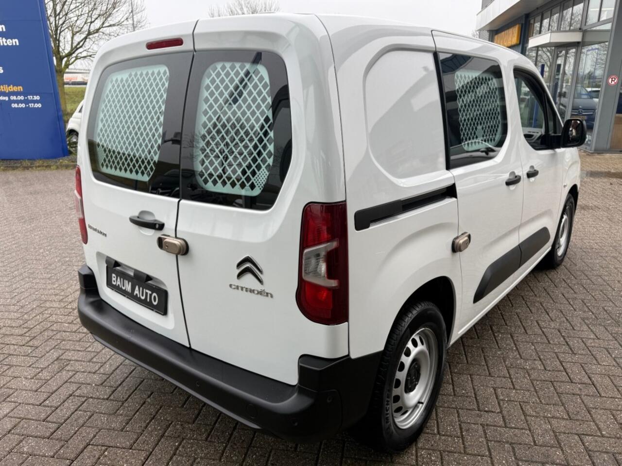 Citroen BERLINGO 1.2 130PK AUTOMAAT 3ZITPL BUSINESS AIRCO NAVI PDC.