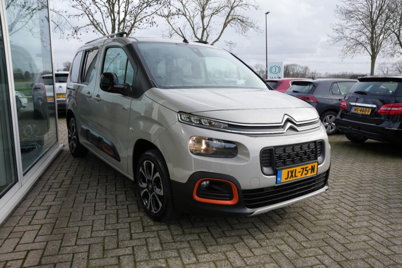 Citroen BERLINGO 1.2 SHINE 7Persoons XTR, Camera, Navi. Carplay ALL IN PRIJS
