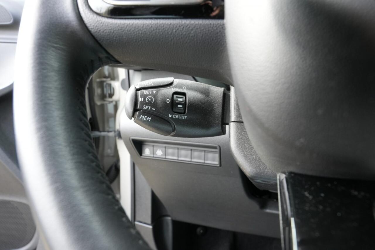 Citroen BERLINGO 1.2 SHINE 7Persoons XTR, Camera, Navi. Carplay ALL IN PRIJS