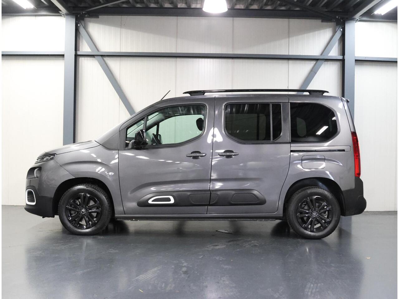 Citroen BERLINGO 1.2 130PK Shine | AUTOMAAT | AppleCarPlay/AndroidAuto | 5 Persoons! | Camera | Navigatie | Cruise Control | Climate Control | Dakreals | Parkeersensoren | Privacy Glass | Armsteunen | Isofix |