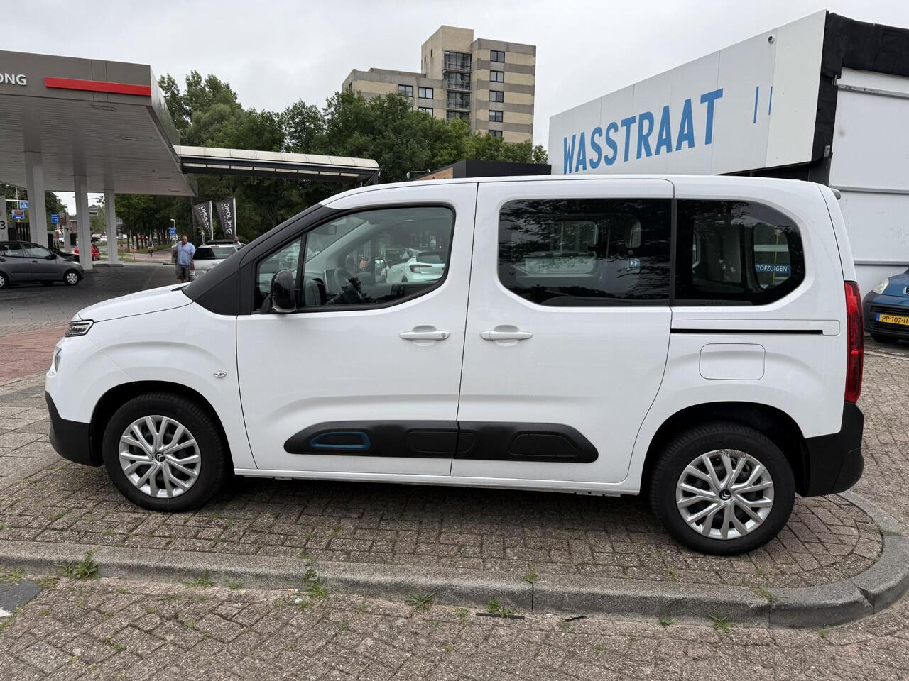 Citroen BERLINGO ë-Berlingo Feel 50 kWh Airco/Camera/Groot Scherm/Parkeersensoren/320km actieradius/GEEN AFLEVERKOSTEN