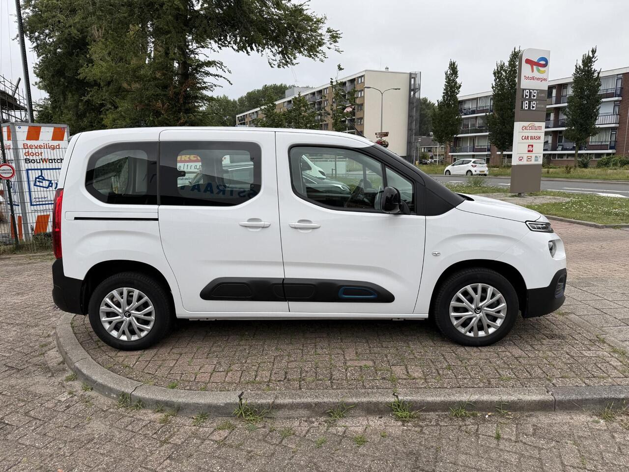 Citroen BERLINGO ë-Berlingo Feel 50 kWh Airco/Camera/Groot Scherm/Parkeersensoren/320km actieradius/GEEN AFLEVERKOSTEN