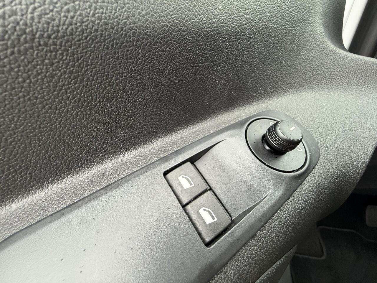 Citroen BERLINGO ë-Berlingo Feel 50 kWh Airco/Camera/Groot Scherm/Parkeersensoren/320km actieradius/GEEN AFLEVERKOSTEN