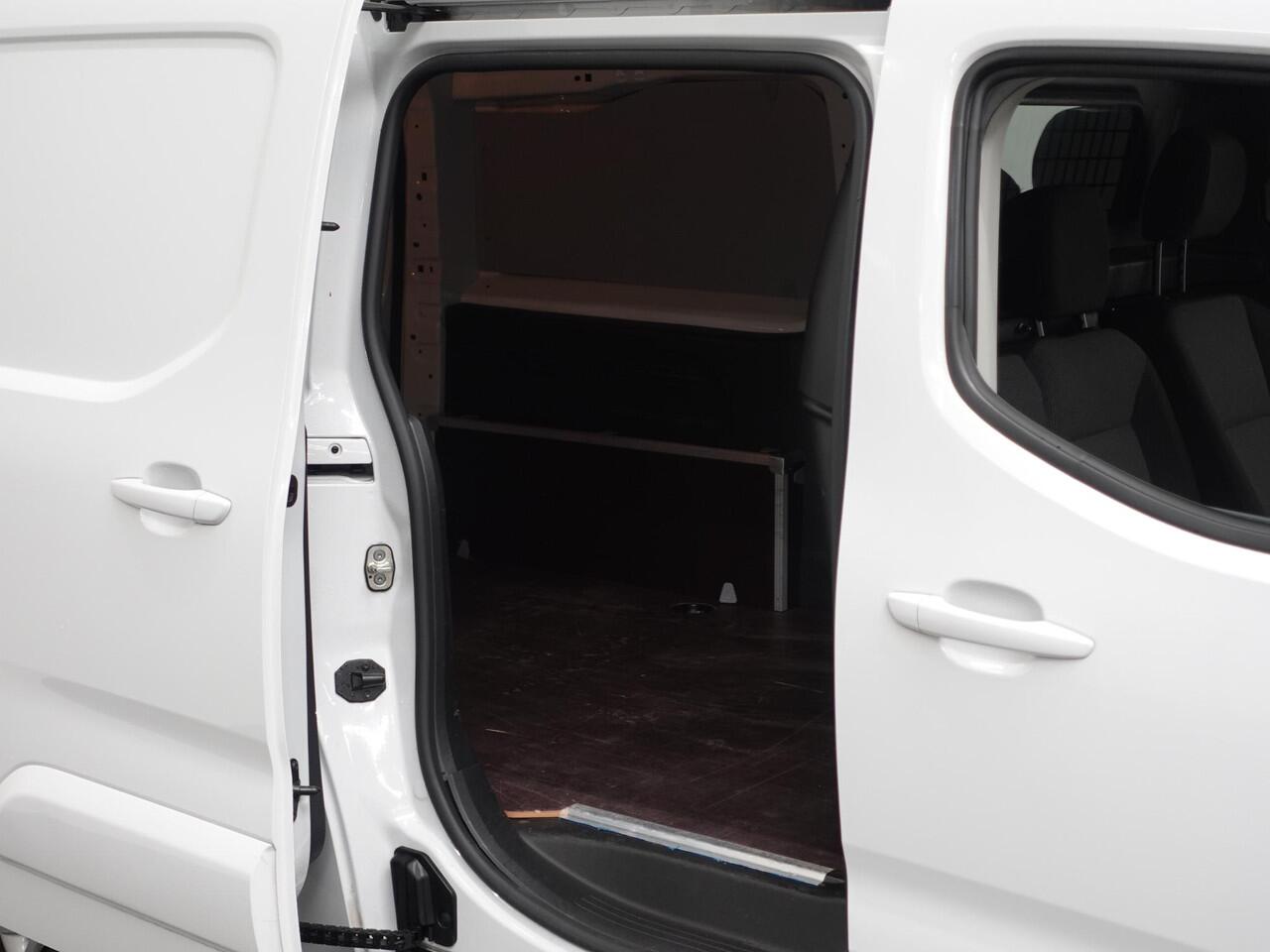 Citroen BERLINGO 1.5 BlueHDi 130PK L2 3-zits Automaat Airco Bluetooth PDC achter Trekhaak