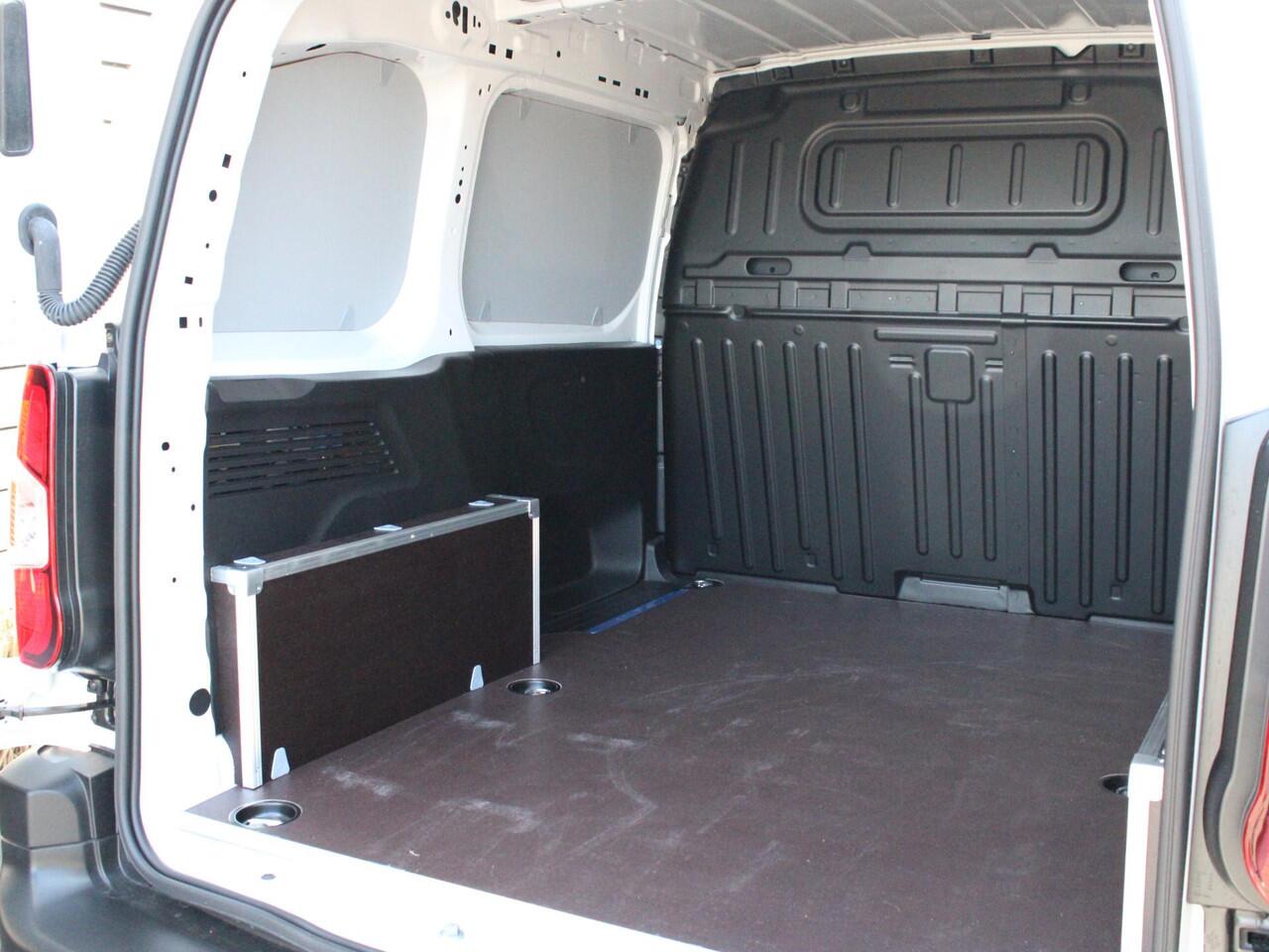 Citroen BERLINGO 1.5 BlueHDi 100PK L1 Achteruitrijcamera, Keyless Entry & Start, Draadloze Telefoonlader, Apple Carplay, Android Auto