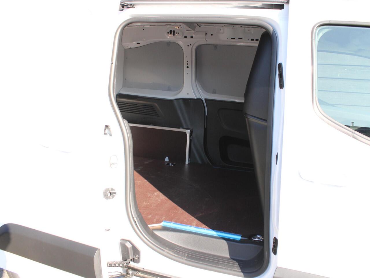 Citroen BERLINGO 1.5 BlueHDi 100PK L1 Achteruitrijcamera, Keyless Entry & Start, Draadloze Telefoonlader, Apple Carplay, Android Auto