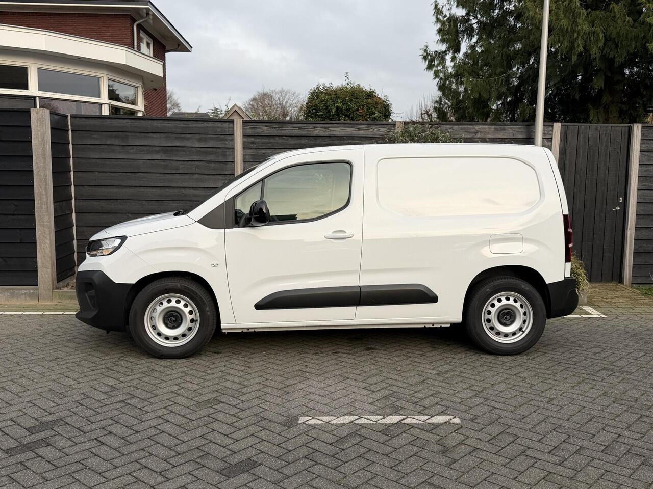 Citroen BERLINGO ë-Berlingo 50kWh 136PK Automaat DAB, Keyless, Draadloze Telefoonlader, Parkeersensoren, Trekhaak