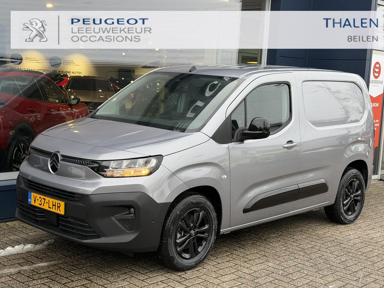 Citroen BERLINGO ë-Berlingo 136 PK L1 | Automaat | 100% Elektrisch | 3 zits | Pack Look | Navigatie | Achteruitrijcamera | Lichtmetalen Velgen | Parkeersensoren | Dodehoekdetectie | DAB | Vloer + zijwand bekleding | Trekhaak voorbereiding | Reservewiel |