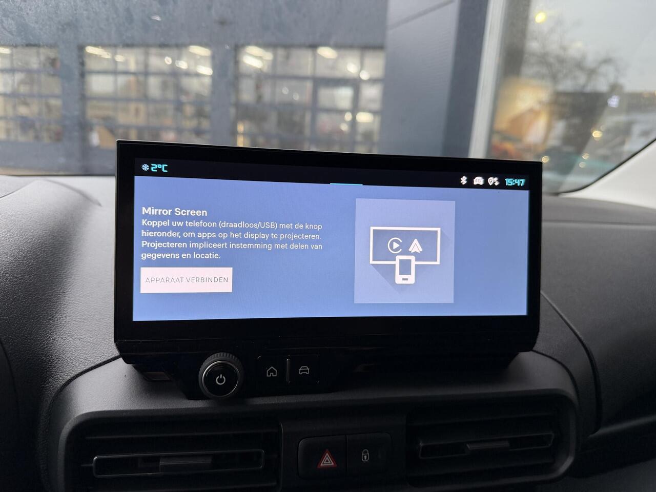 Citroen BERLINGO ë-Berlingo 136 PK L1 | Automaat | 100% Elektrisch | 3 zits | Pack Look | Navigatie | Achteruitrijcamera | Lichtmetalen Velgen | Parkeersensoren | Dodehoekdetectie | DAB | Vloer + zijwand bekleding | Trekhaak voorbereiding | Reservewiel |