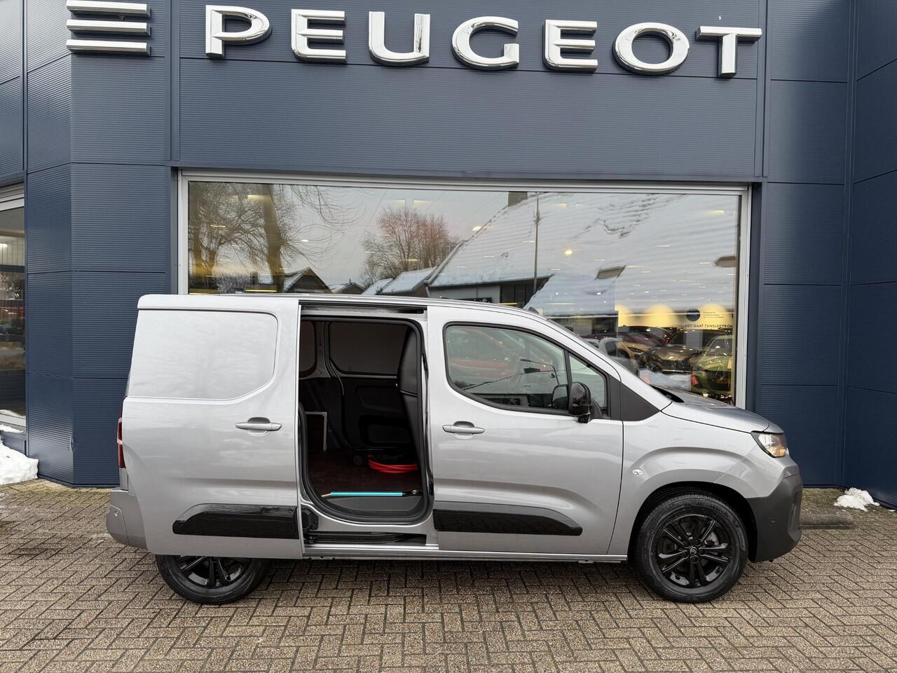 Citroen BERLINGO ë-Berlingo 136 PK L1 | Automaat | 100% Elektrisch | 3 zits | Pack Look | Navigatie | Achteruitrijcamera | Lichtmetalen Velgen | Parkeersensoren | Dodehoekdetectie | DAB | Vloer + zijwand bekleding | Trekhaak voorbereiding | Reservewiel |